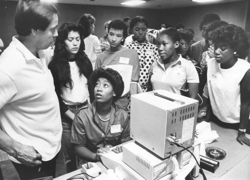 Early computer class instruction