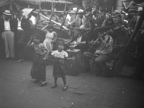 Olvera Street performers