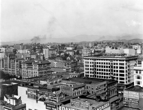 Los Angeles, northwest from 7th and Spring