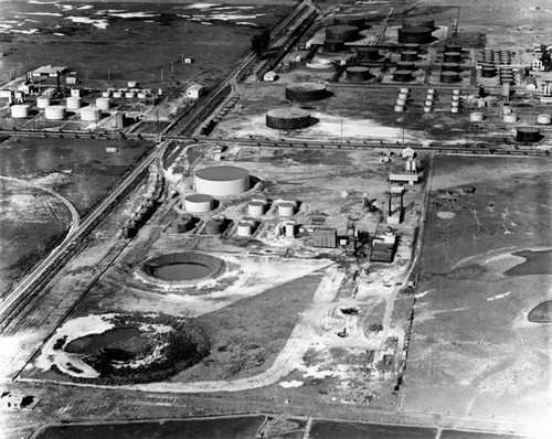 Unidentified refinery, aerial view