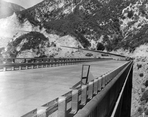 Bridge opens mountain country