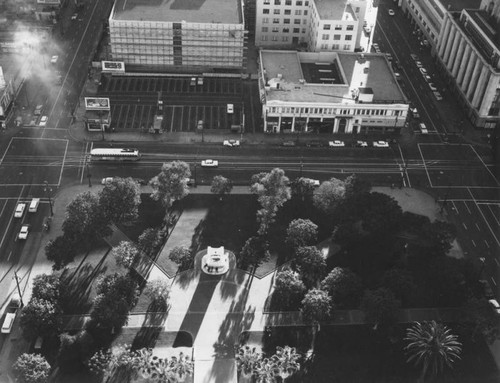 Frank Putnam Flint Memorial Fountain, Los Angeles City Hall, view 1