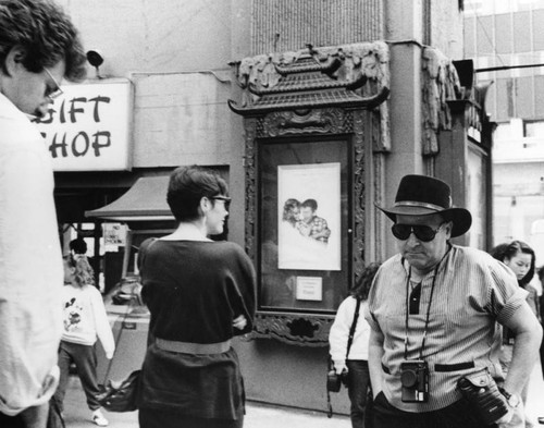 People at Grauman's Chinese Theater