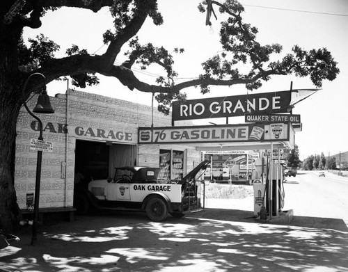 Oak Garage, Calabasas