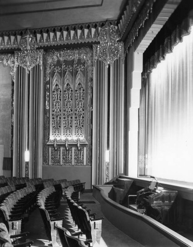 Side of proscenium, Stadium Theater