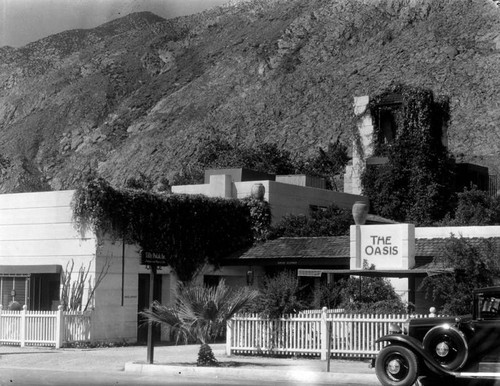 Oasis Hotel, entranceway