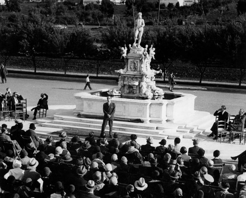 Statue of Neptune arrives, Palos Verdes