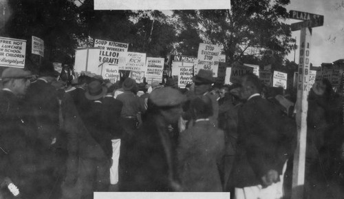 Hunger march at La Plaza