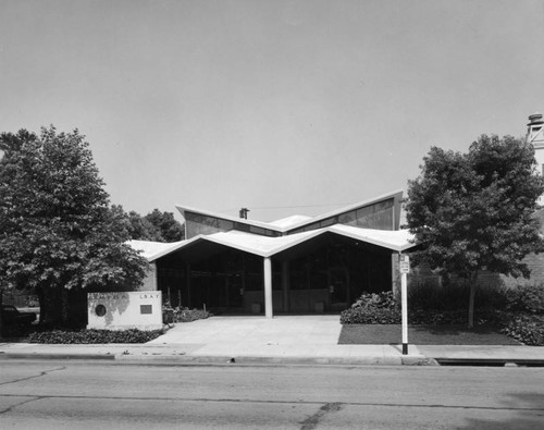 Exterior of the new Canoga Park Branch