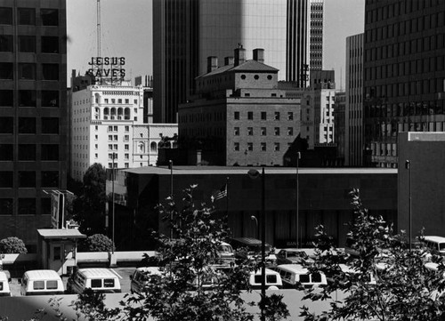 Near Figueroa and 6th street, looking east