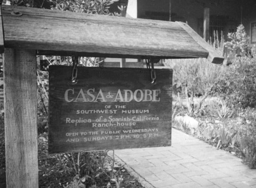 Casa de Adobe sign