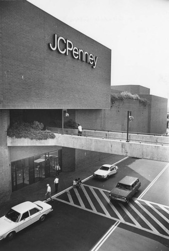 J. C. Penney department store, Glendale Galleria