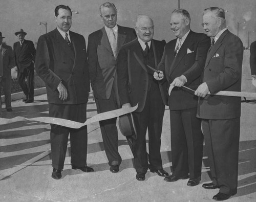 Ribbon cutting, Hollywood Freeway link opening — Calisphere