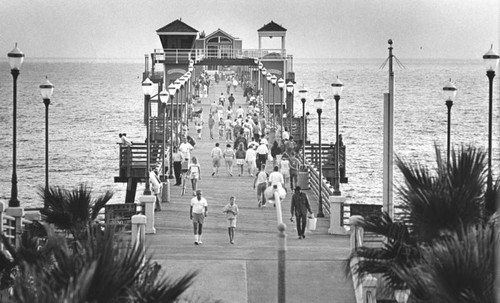 Oceanside's popular pier