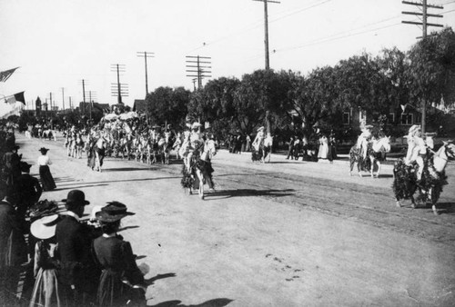 1905 Rose Parade float