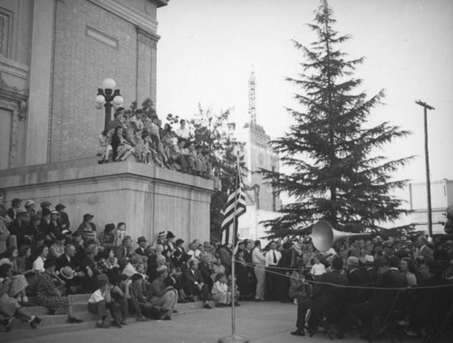 Highland Avenue dedication