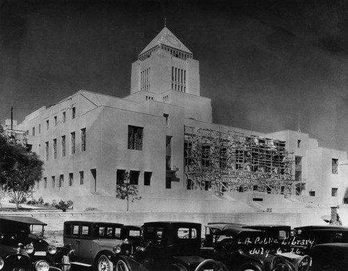 LAPL Central Library construction, s.w. corner