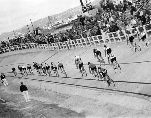 Cyclists try out Encino track