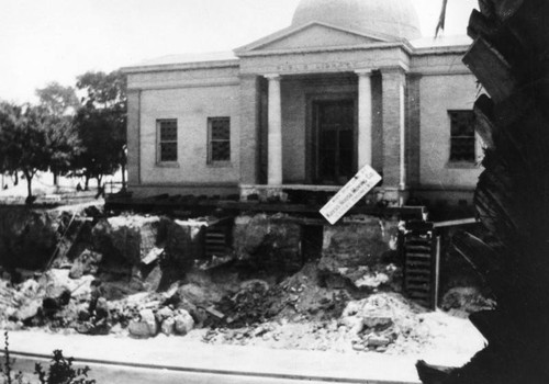 Carnegie San Pedro Branch Library to be lowered