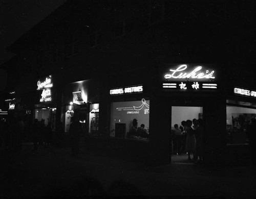 Luke's in New Chinatown at night