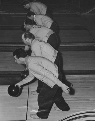 Grace Bros. Beer quintet, bowling team