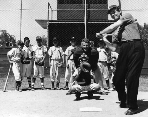 Star aids Little Leaguers