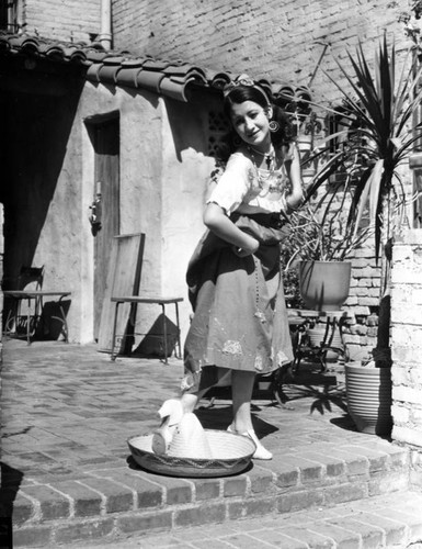 Female hat dancer, Olvera Street