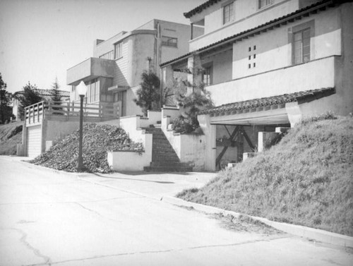 Spanish and modern on Ronda Vista in Los Feliz