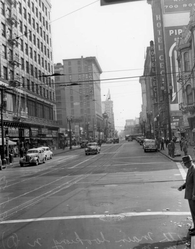 Main & 7th Streets, looking north