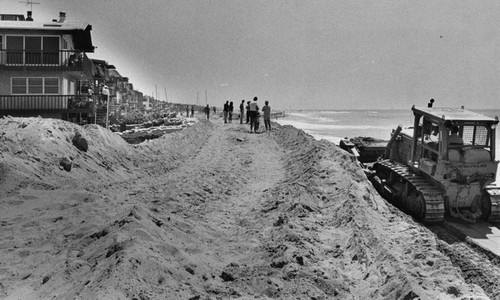 A Seal Beach race against tide, sands of time