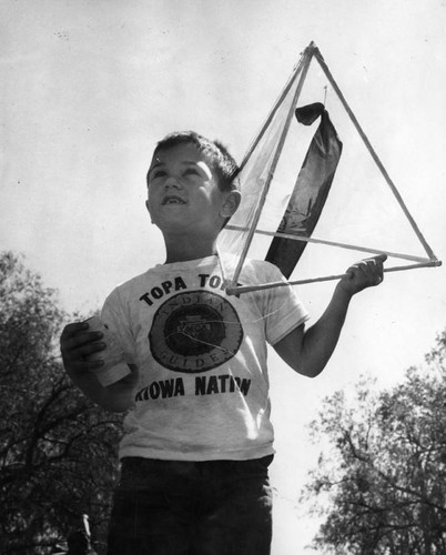 Kite flying contest pits skill of Mid-Valley YMCA boys