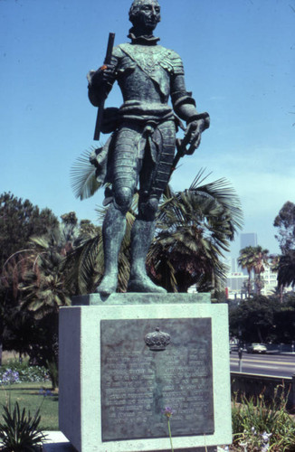 Carlos III statue, MacArthur Park