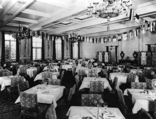 Dining room, Chapman Park Hotel