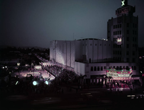 "Trapeze" premiere