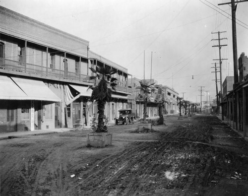 Apablasa Street, Chinatown