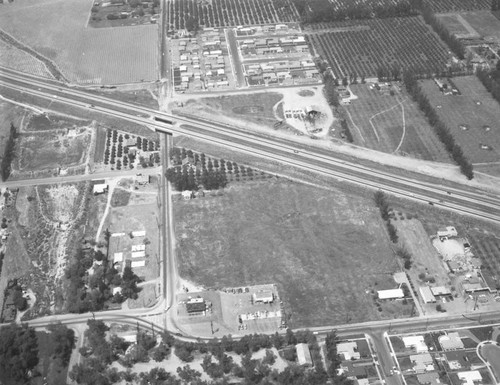 Ontario, 4th Street and Grove Avenue, looking north