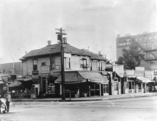 Grand Avenue and 7th Street, corner view