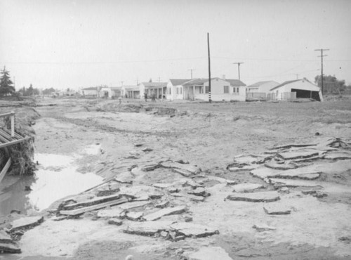 L.A. River flooding, drying mud in North Hollywood