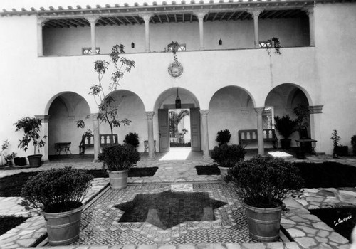 Courtyard at Toll Hall, Scripps College