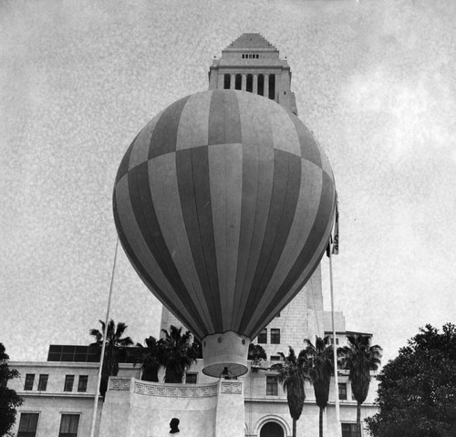 UCLA students loose 'hot air