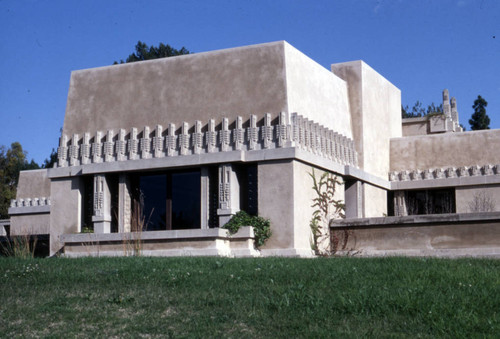 Hollyhock House