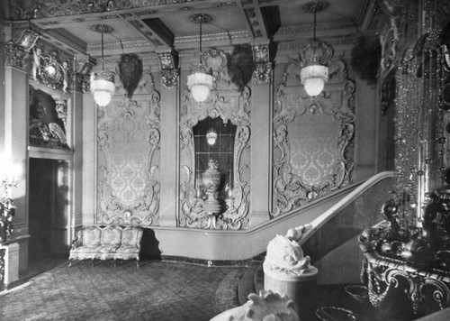 Three chandeliers, Los Angeles Theatre