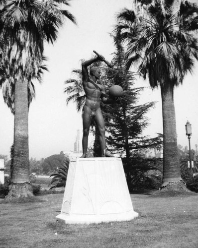 MacArthur Park statue