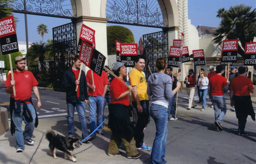 Picket line at Paramount Pictures 2007