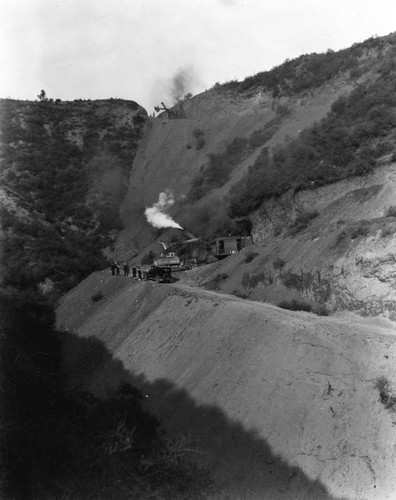 Western Const. Co. at work in Hollywoodland