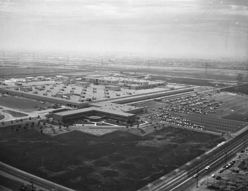 Ford Motor Co., Mercury Plant, Washington and Rosemead, looking west