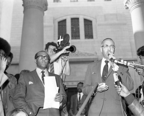 Thousands protest Black Panther Raid, City Hall