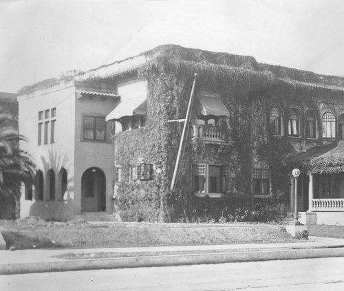 Ebell Club of Los Angeles, side view