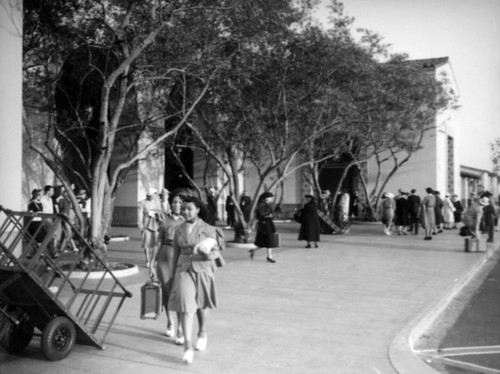 Union Station travelers