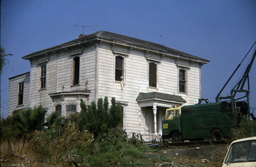 "Salt Box" on Bunker Hill